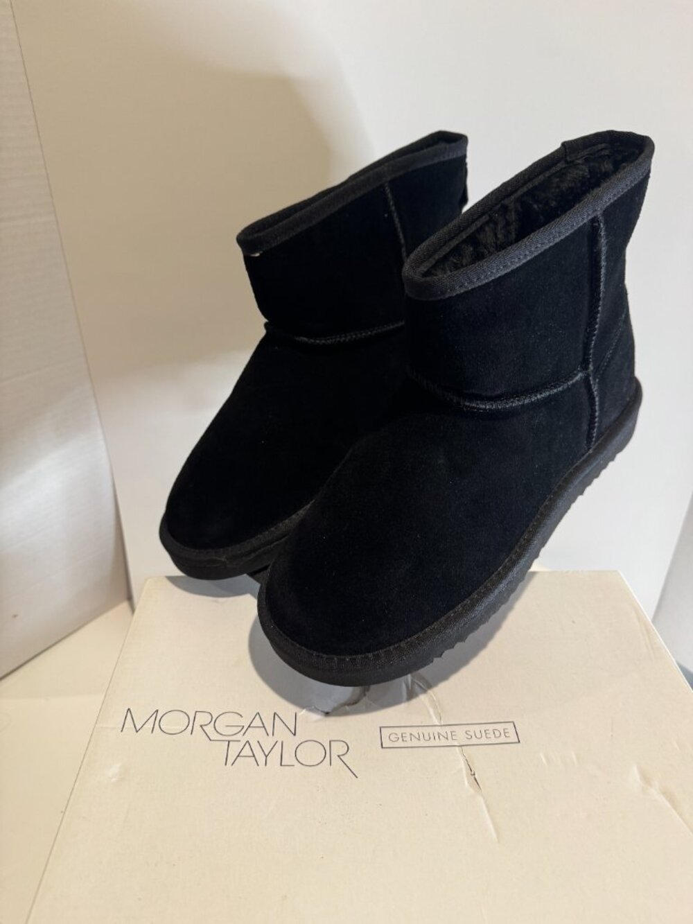 Morgan Taylor Faux Fur lip-on Warm & Fuzzy  Women's Boots size 12 New